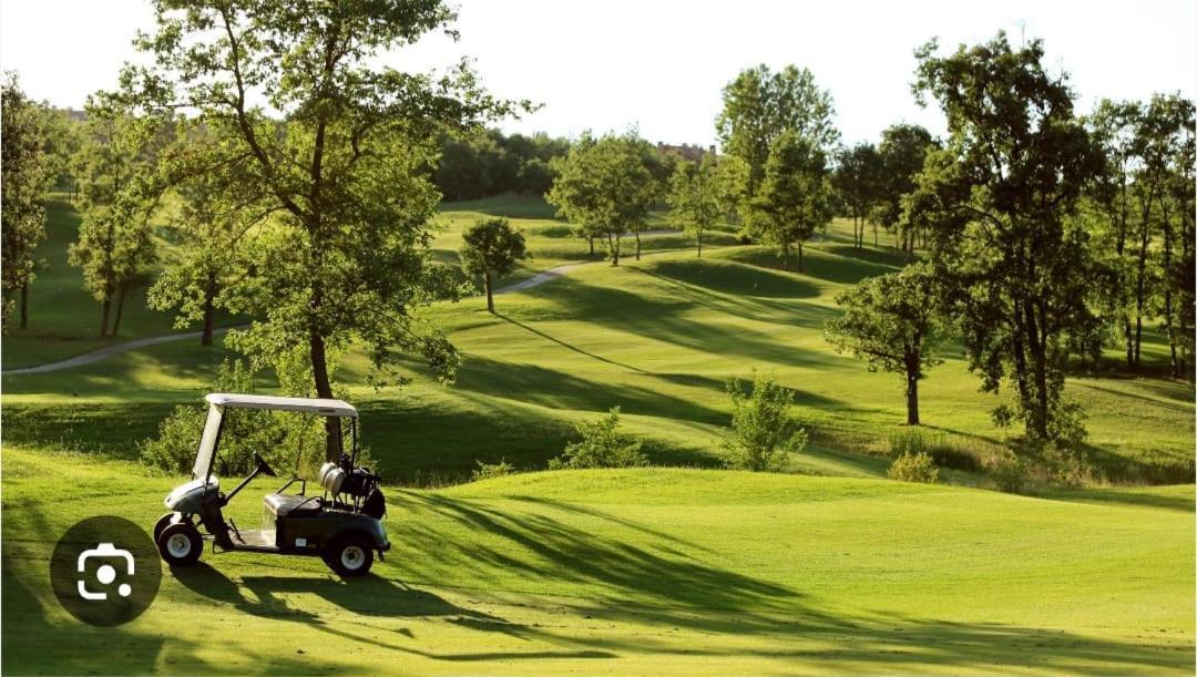 Con Jardin Entre Golf Y Monte - Cerca Logrono Ferienhaus *