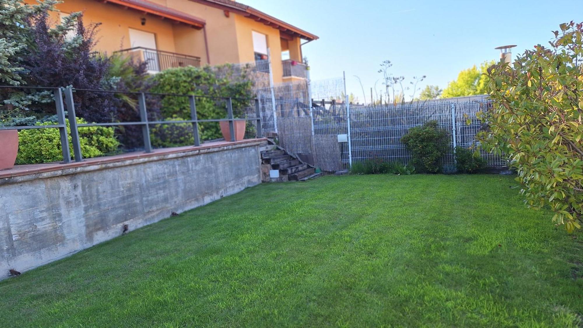 Ferienhaus Con Jardin Entre Golf Y Monte - Cerca Logrono